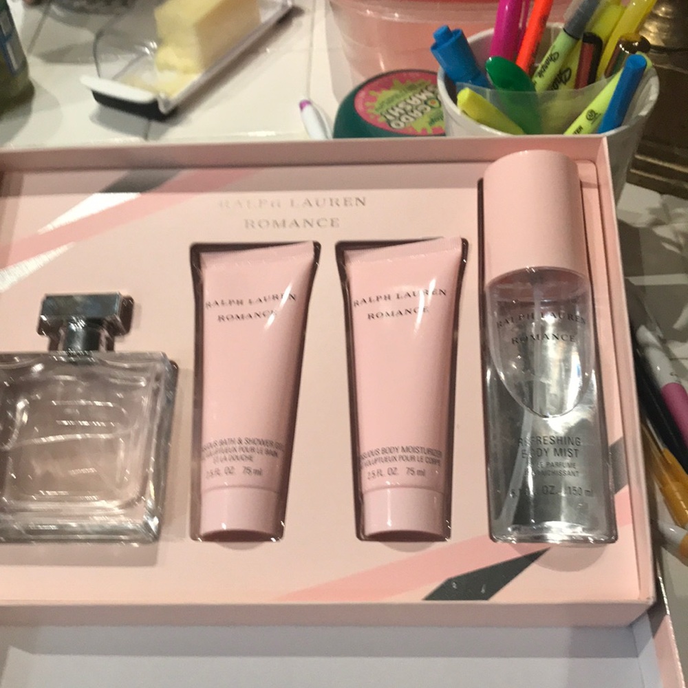 ROMANCE BY RALPH LAUREN